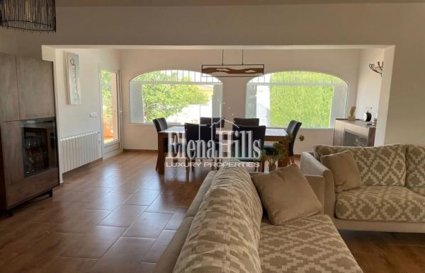 Casa independiente en calle Roma