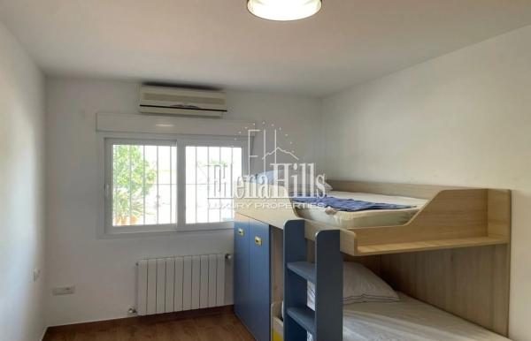 Casa independiente en calle Roma