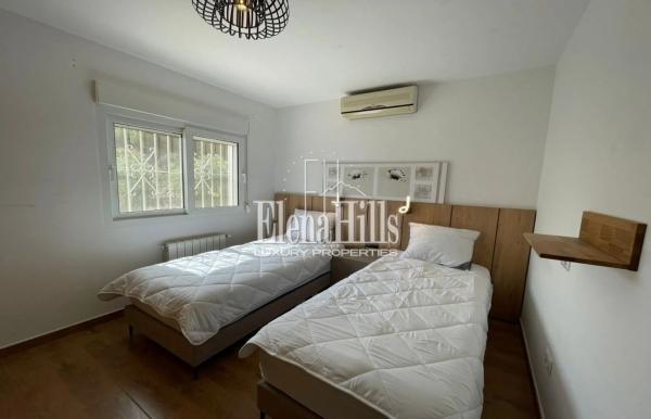 Casa independiente en calle Roma