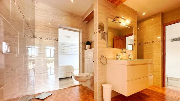 Casa independiente en calle El Salvador