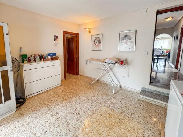 Casa independiente en calle Matisse, 64