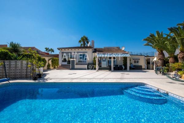 Casa independiente en calle Miramar, 59