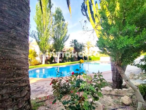 Chalet pareado en calle Vall de Gallinera