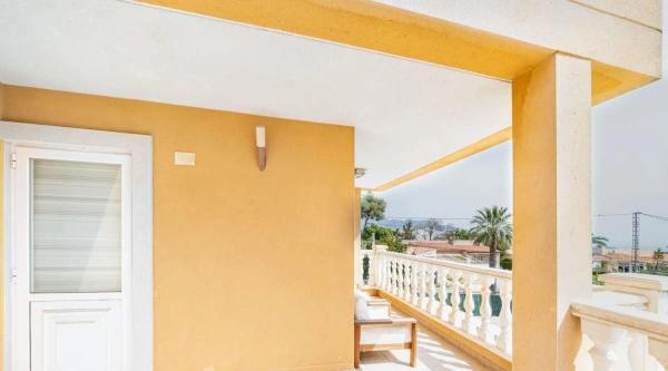 Casa independiente en calle Ametllers