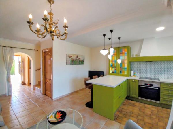 Chalet pareado en calle Acacies