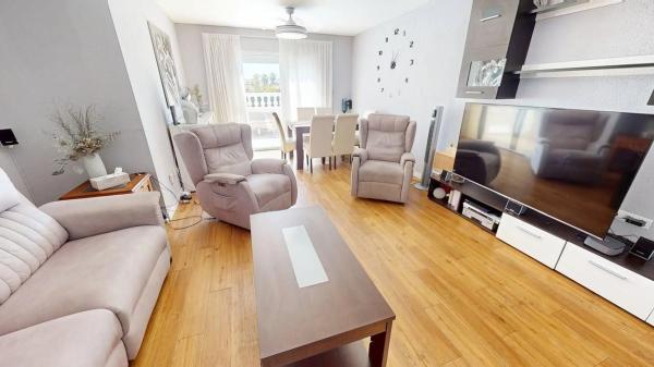 Chalet pareado en calle Joan Miro