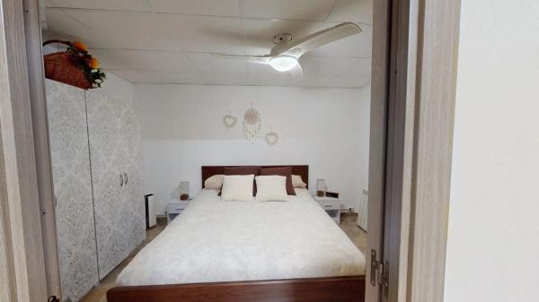 Chalet pareado en calle Joan Miro