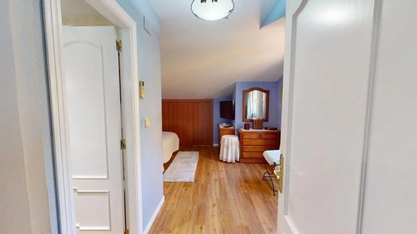 Chalet pareado en calle Joan Miro