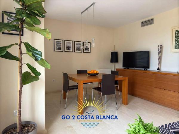 Casa independiente en calle Serra de Mariola