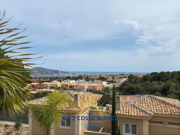 Casa independiente en calle Serra de Mariola