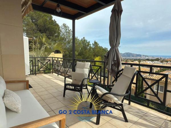 Casa independiente en calle Serra de Mariola