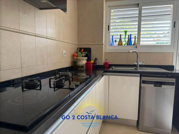 Casa independiente en calle Serra de Mariola