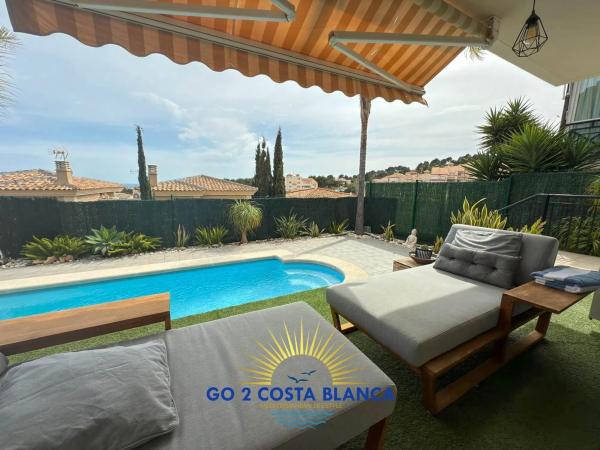 Casa independiente en calle Serra de Mariola