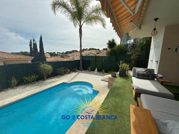 Casa independiente en calle Serra de Mariola