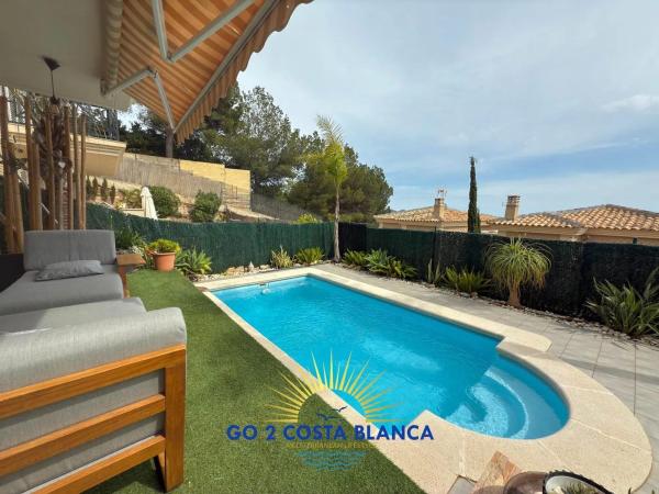 Casa independiente en calle Serra de Mariola