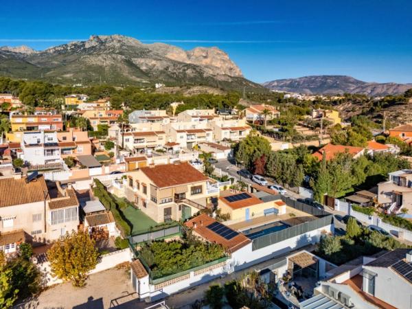 Casa independiente en avenida de Coloma