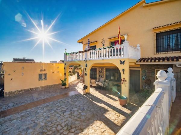 Casa independiente en avenida de Coloma