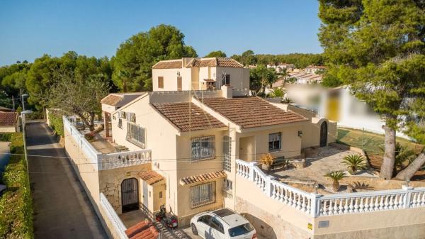 Casa independiente en carretera Castanyers