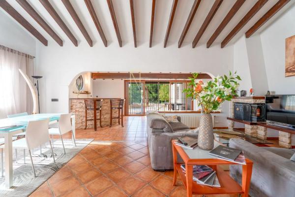 Casa independiente en carretera Castanyers