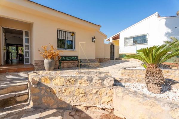 Casa independiente en carretera Castanyers