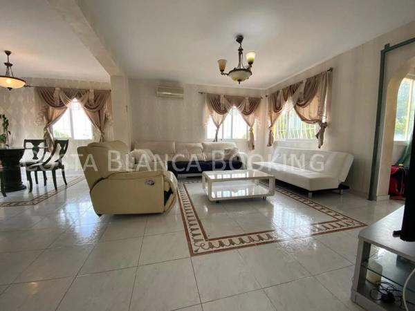 Casa independiente en calle El Salvador