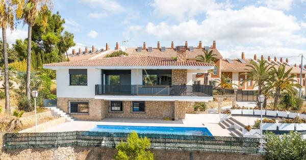 Casa independiente en calle Carrascar de Parcent