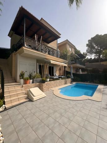 Casa independiente en calle Serra de Mariola, 53