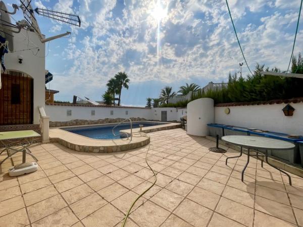 Chalet pareado en calle Bruselas, 58