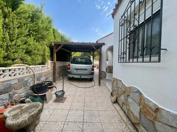 Chalet pareado en calle Bruselas, 58