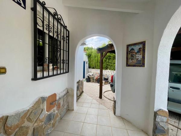 Chalet pareado en calle Bruselas, 58