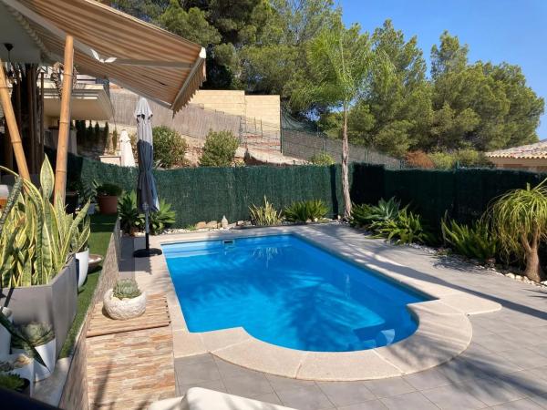 Chalet pareado en calle Serra de Mariola