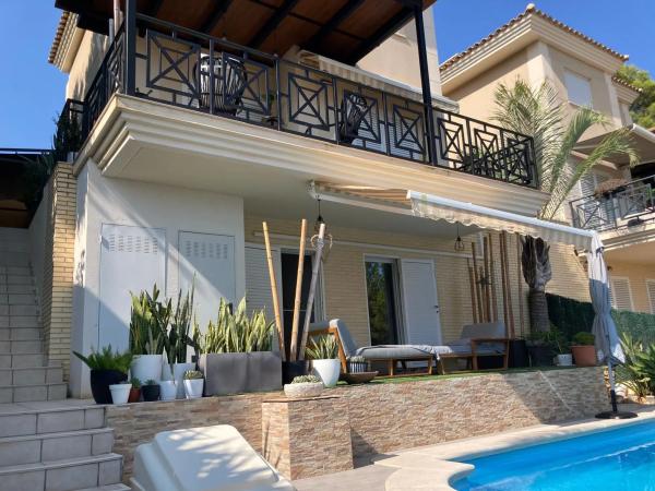 Chalet pareado en calle Serra de Mariola