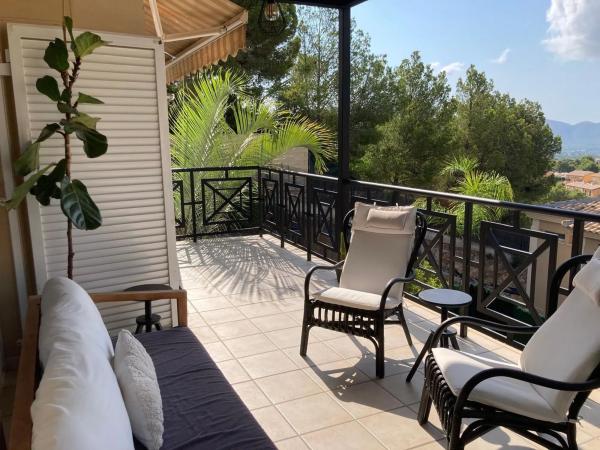 Chalet pareado en calle Serra de Mariola