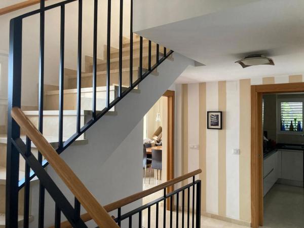 Chalet pareado en calle Serra de Mariola