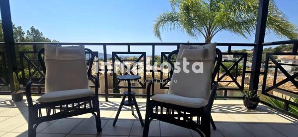 Casa independiente en calle Serra de Mariola