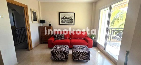 Casa independiente en calle Serra de Mariola