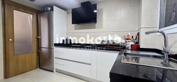 Casa independiente en calle Serra de Mariola