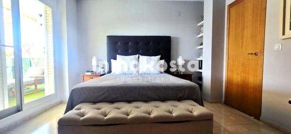 Casa independiente en calle Serra de Mariola