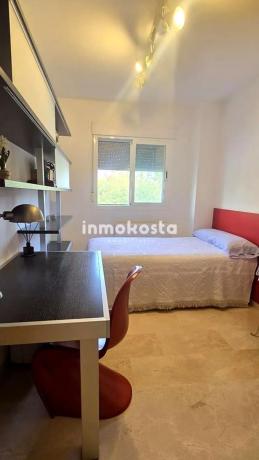 Casa independiente en calle Serra de Mariola