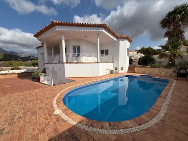 Casa independiente en calle Oslo, 3