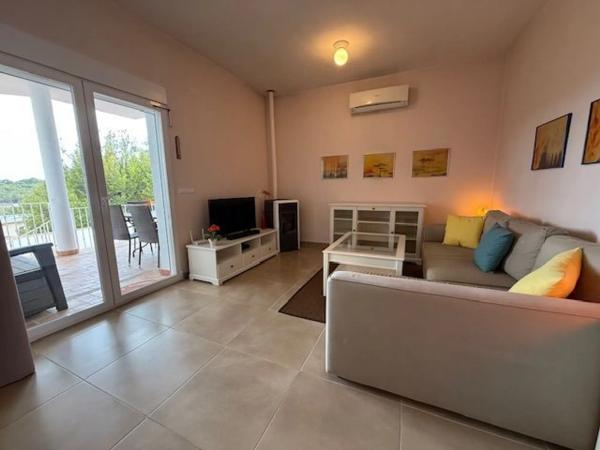 Casa independiente en calle Oslo, 3