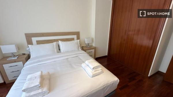Apartamento de 2 dormitorios en alquiler en Oviedo, España