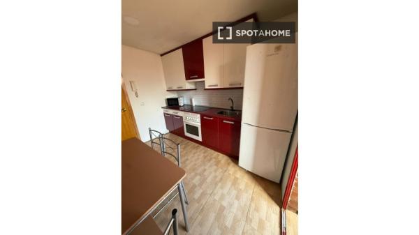 Habitación compartida de 5 habitaciones en alquiler en Entrevías, Madrid