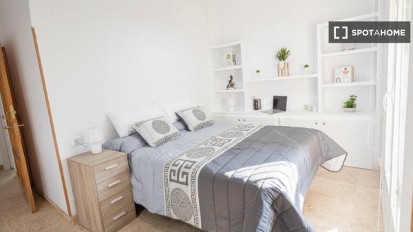 Habitación en piso compartido en Alicante (Alacant)