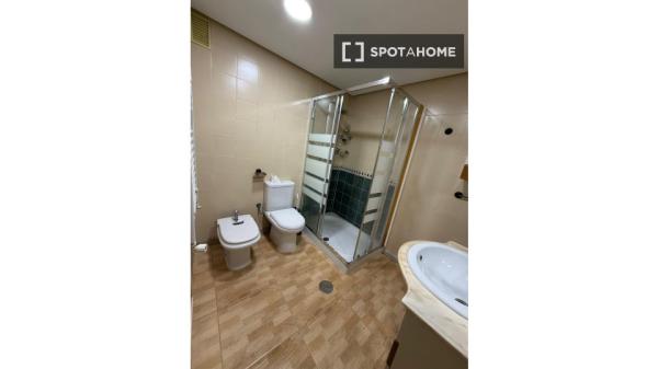 Habitación compartida de 5 habitaciones en alquiler en Entrevías, Madrid