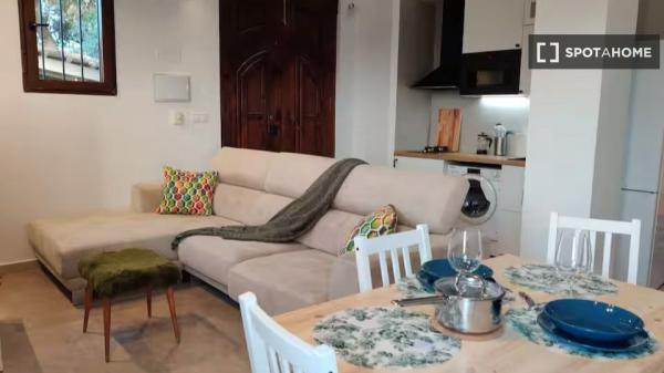 Apartamento de 2 habitaciones en alquiler en La Punta, Valencia