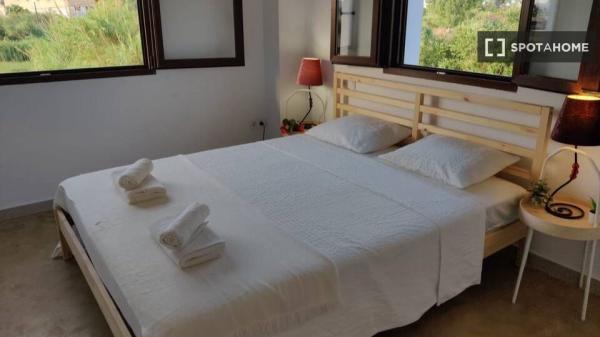 Apartamento de 2 habitaciones en alquiler en La Punta, Valencia