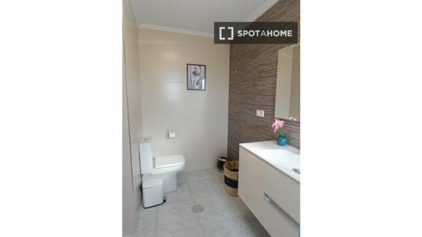 Piso de 3 habitaciones en alquiler en El Campello, Alicante