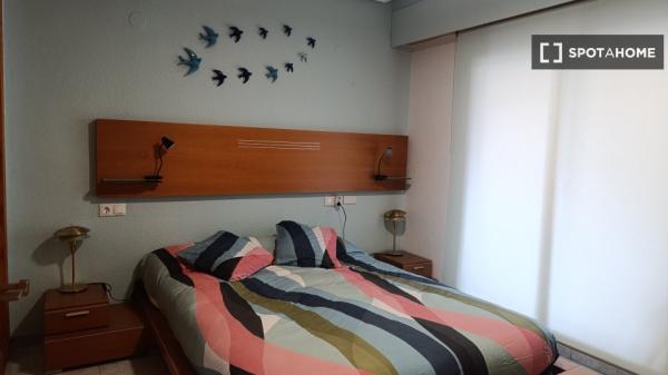 Piso de 3 habitaciones en alquiler en El Campello, Alicante