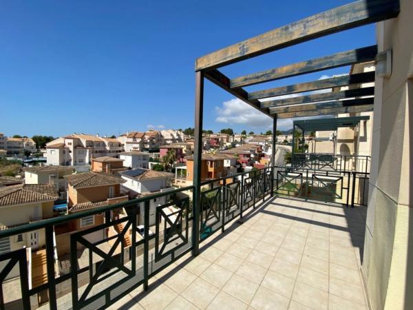 Casa independiente en calle Serra de Mariola